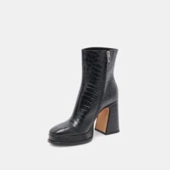 Dolce Vita LOCHLY BOOTS NOIR EMBOSSED LEATHER 13 Dolce Vita LOCHLY BOOTS NOIR EMBOSSED LEATHER -Dolce Vita DOLCEVITA BOOTS LOCHLY NOIREMBOSSEDLEATHER 08 a77378c3 38f6 4a2f a15d 37dac334f18a