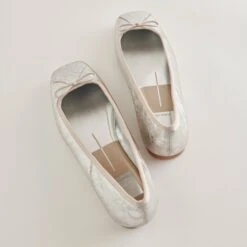 Dolce Vita ANISA BALLET FLATS SILVER DISTRESSED LEATHER 25 Dolce Vita ANISA BALLET FLATS SILVER DISTRESSED LEATHER -Dolce Vita DOLCEVITA FLATS ANISA SILVERDESTRESSEDLEATHER 4