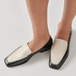Dolce Vita BENY FLATS WHITE BLACK CRINKLE PATENT -Dolce Vita DOLCEVITA FLATS BENY WHITEBLACKCRINKLEPATENT ONFOOT 3