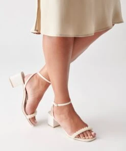 Dolce Vita ZALIMA WIDE HEELS VANILLA PEARLS -Dolce Vita DOLCEVITA HEELS ZALIMA VANILLA PEARLS ONFOOT 01